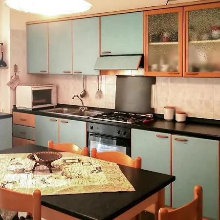 3 Bedroom Lovely In Apartment Alghero