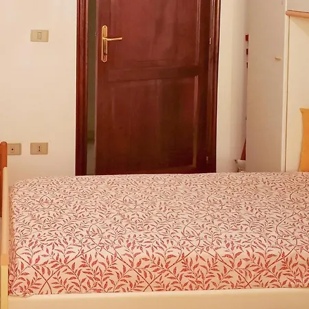 Apartment 3 Bedroom Lovely In *